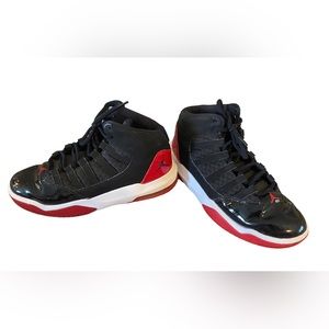 Air Jordan Max Aura AQ9214-006 Gs size 6.5Y